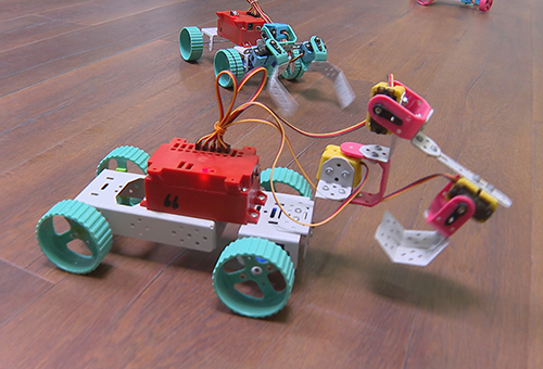 Les exploitants de robots d'enseignement