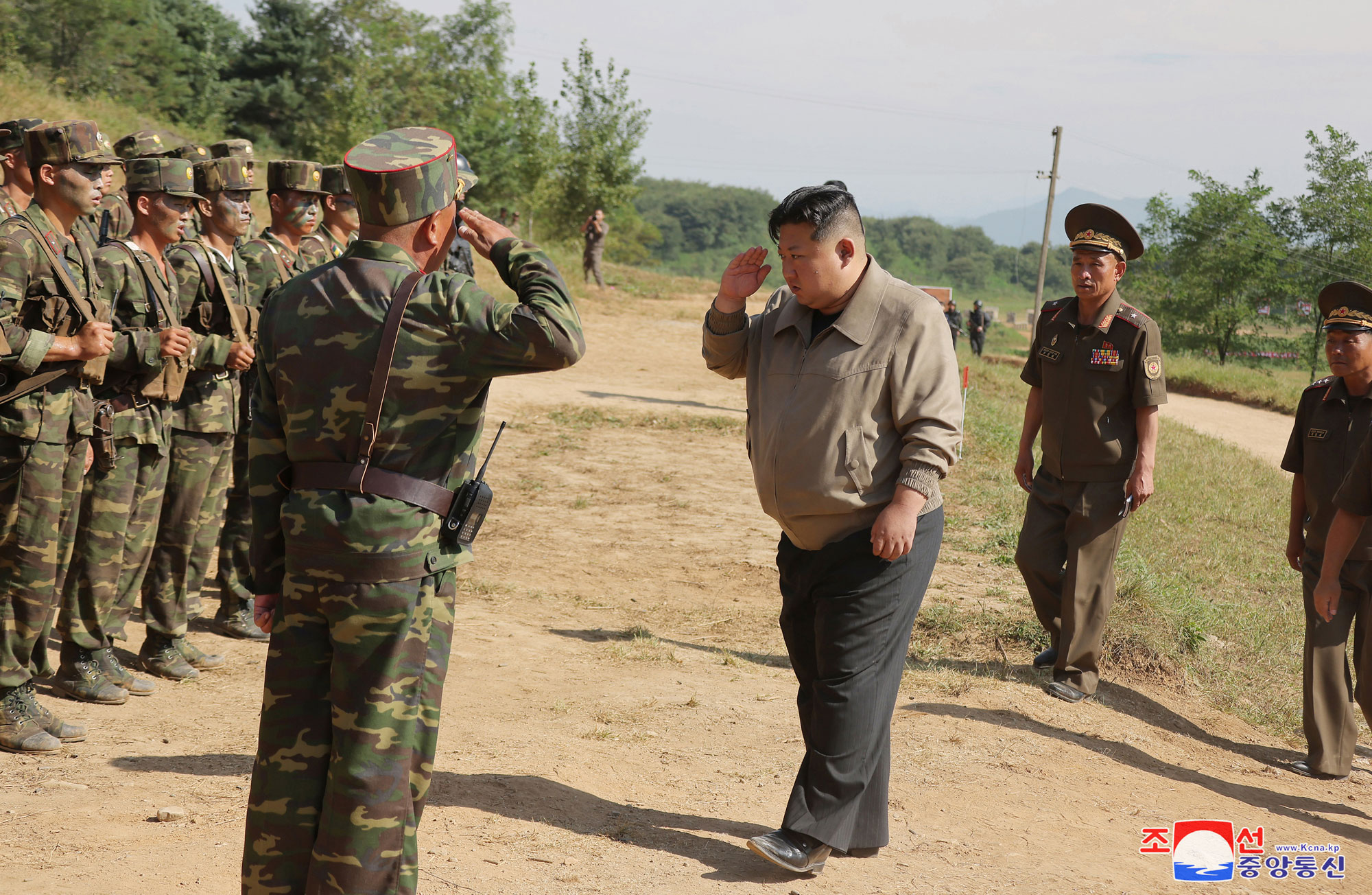 경애하는 김정은동지께서 조선인민군 특수작전무력훈련기지를 현지시찰하시였다