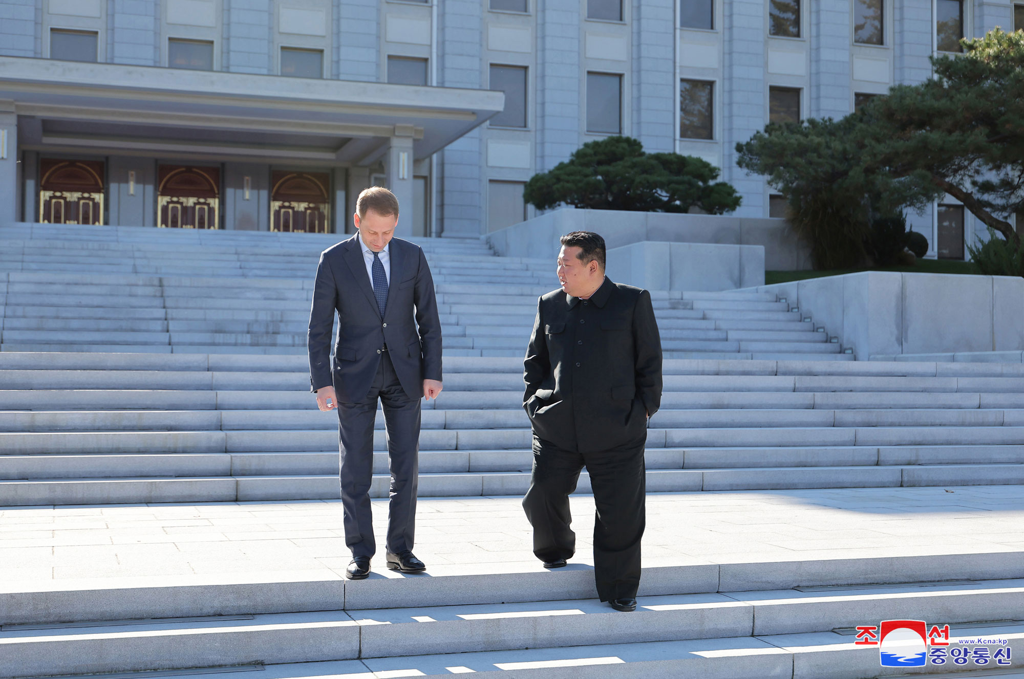 President of State Affairs Kim Jong Un meets Minister of Natural Resources and Ecology of Russian Federation Alexandr Kozlov 