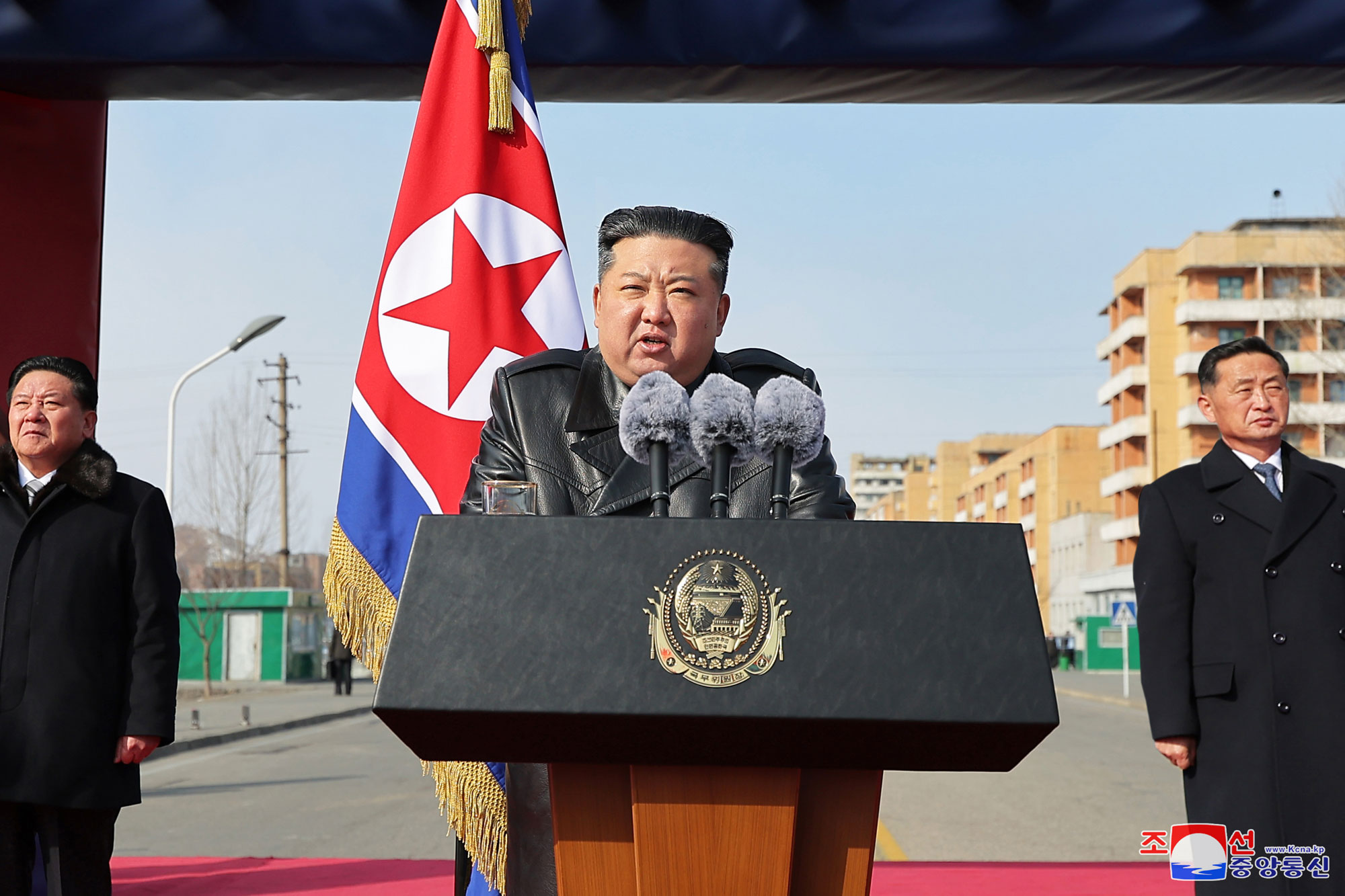 경애하는 김정은동지께서 《지방발전 20×10 정책》 강동군병원과 종합봉사소건설착공식에서 하신 연설
