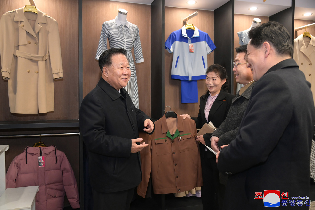 최룡해위원장 숙천군안의 여러 단위 사업을 현지료해