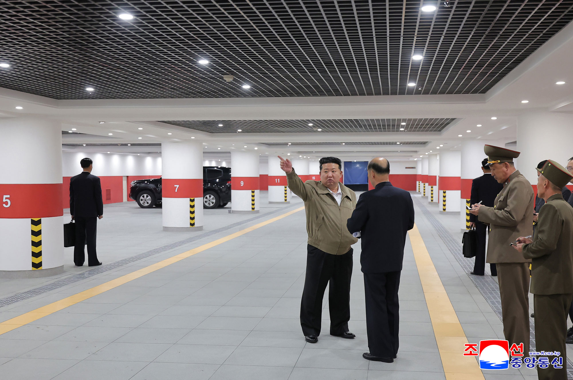 President of State Affairs Kim Jong Un guides preparations for operating major neighbourhood-serving amenities built in third-stage section of Hwasong area