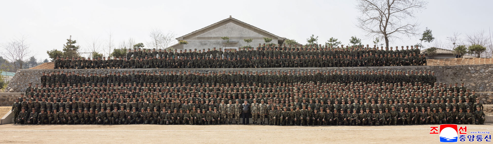 경애하는 김정은동지께서 조선인민군 특수작전부대들의 훈련기지를 방문하시고 종합훈련을 지도하시였다