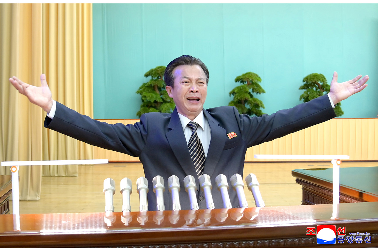 위대한 수령 김일성동지 탄생 113돐을 맞으며 전국웅변모임 진행