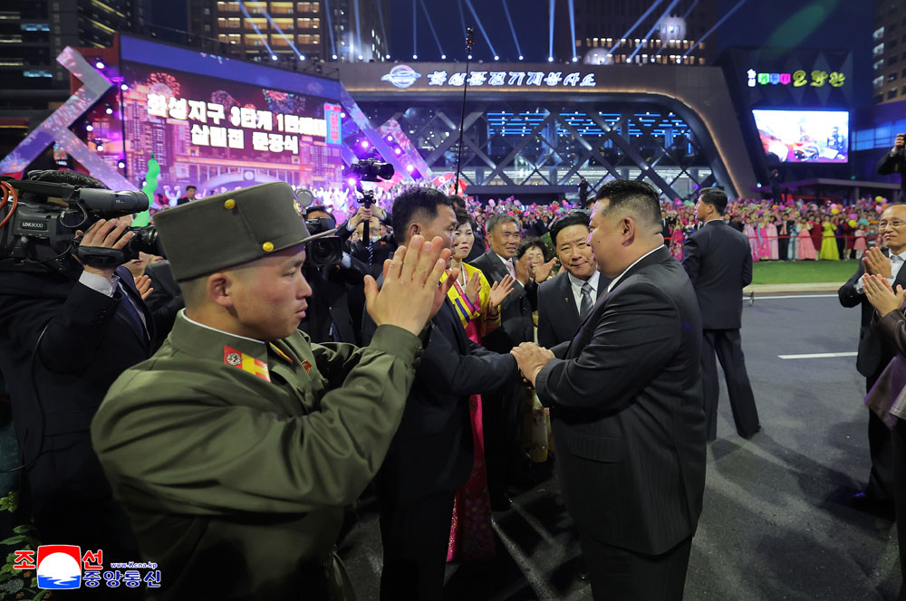 평양건설의 새로운 전성기, 평양문화의 개화기를 상징하는 또 하나의 눈부신 웅자
화성지구 3단계 1만세대 살림집 준공식 성대히 진행