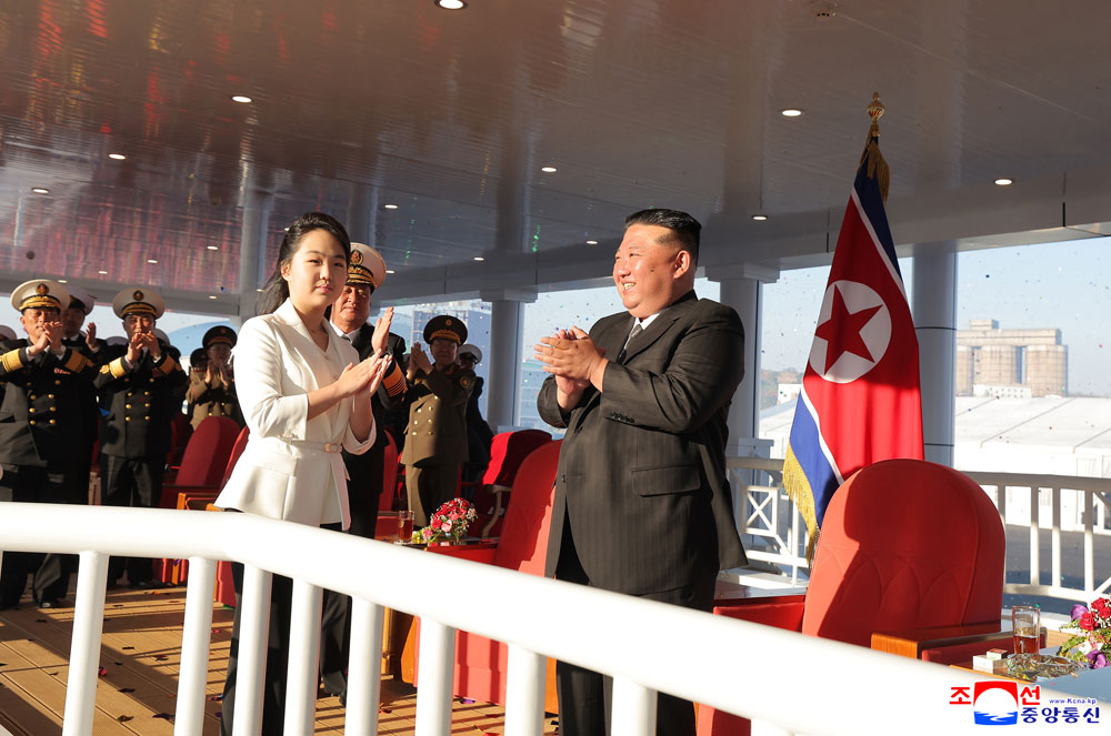 새시대 해군현대화에서 중대한 돌파구를 열어놓은 특기할 사변조선인민군 해군 구축함 진수기념식 성대히 진행