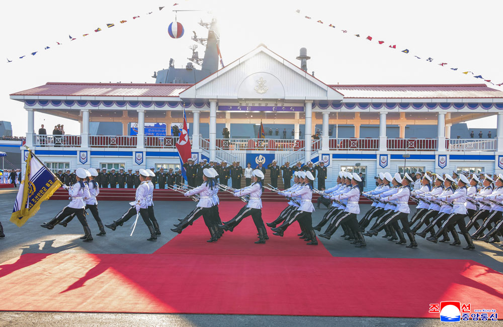 새시대 해군현대화에서 중대한 돌파구를 열어놓은 특기할 사변조선인민군 해군 구축함 진수기념식 성대히 진행