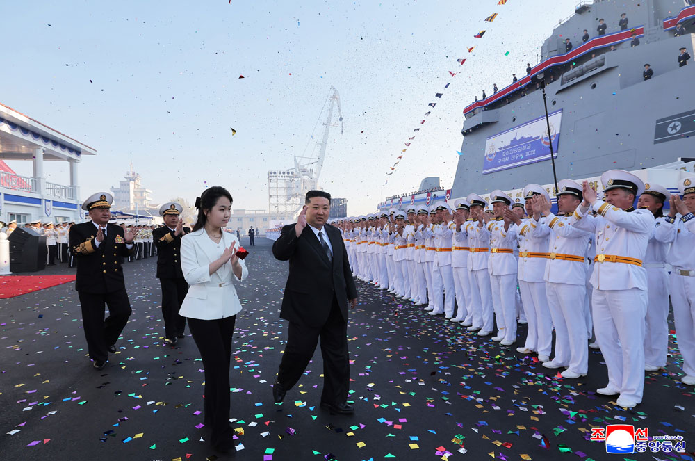 새시대 해군현대화에서 중대한 돌파구를 열어놓은 특기할 사변조선인민군 해군 구축함 진수기념식 성대히 진행