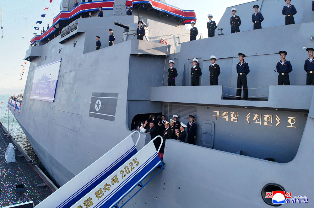 새시대 해군현대화에서 중대한 돌파구를 열어놓은 특기할 사변조선인민군 해군 구축함 진수기념식 성대히 진행