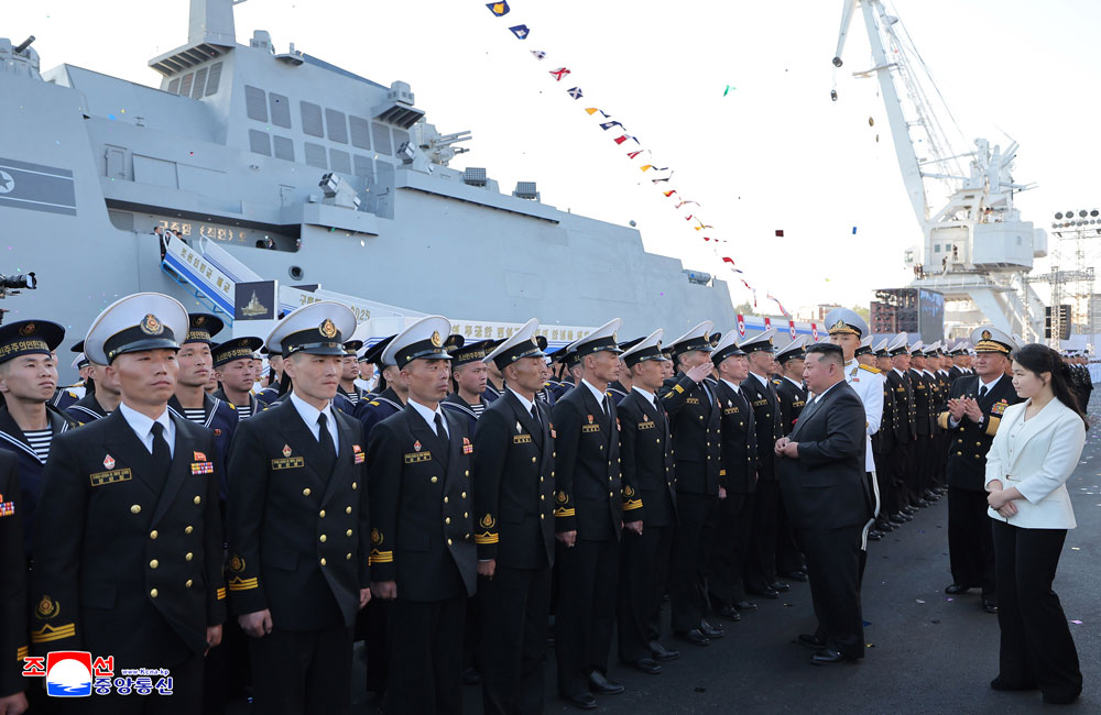 새시대 해군현대화에서 중대한 돌파구를 열어놓은 특기할 사변조선인민군 해군 구축함 진수기념식 성대히 진행