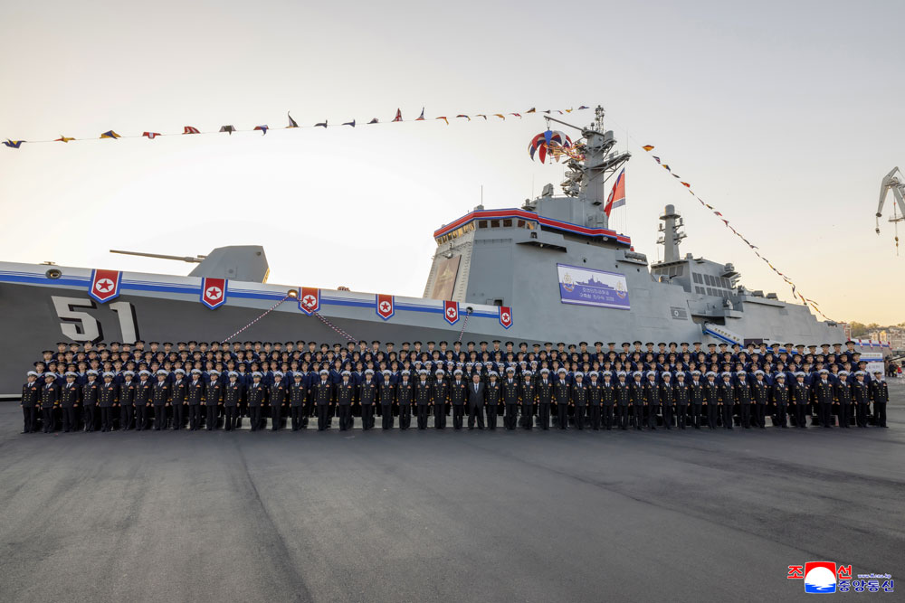 새시대 해군현대화에서 중대한 돌파구를 열어놓은 특기할 사변조선인민군 해군 구축함 진수기념식 성대히 진행