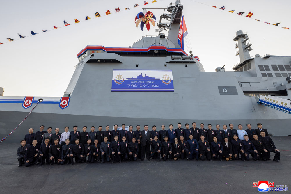 새시대 해군현대화에서 중대한 돌파구를 열어놓은 특기할 사변조선인민군 해군 구축함 진수기념식 성대히 진행