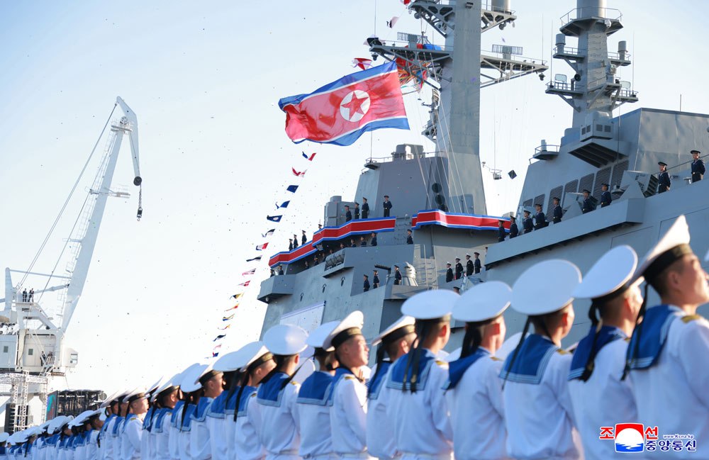 새시대 해군현대화에서 중대한 돌파구를 열어놓은 특기할 사변조선인민군 해군 구축함 진수기념식 성대히 진행