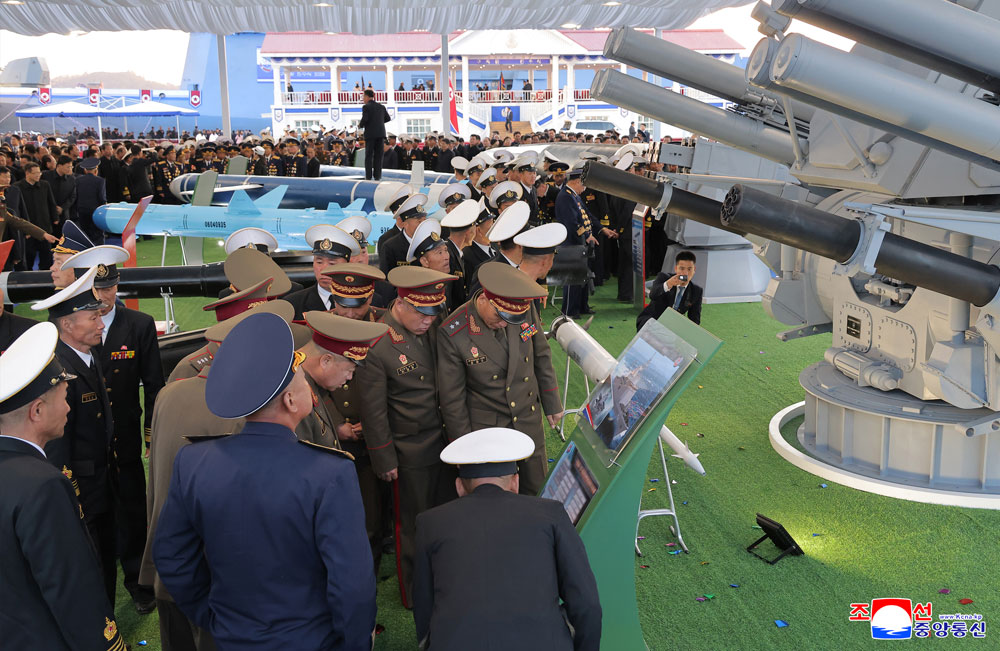 새시대 해군현대화에서 중대한 돌파구를 열어놓은 특기할 사변조선인민군 해군 구축함 진수기념식 성대히 진행