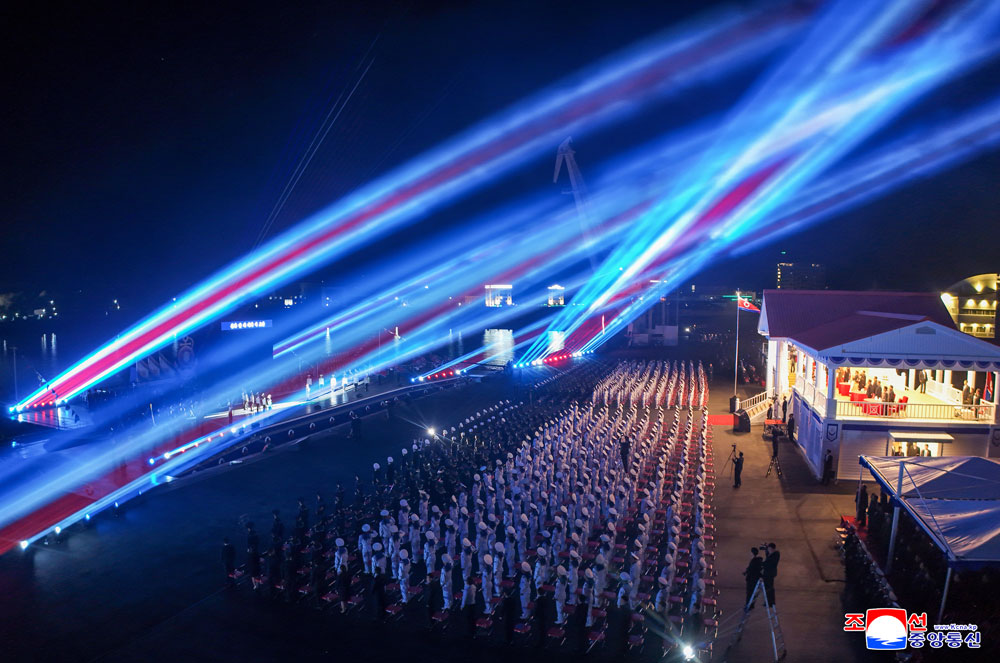 새시대 해군현대화에서 중대한 돌파구를 열어놓은 특기할 사변조선인민군 해군 구축함 진수기념식 성대히 진행