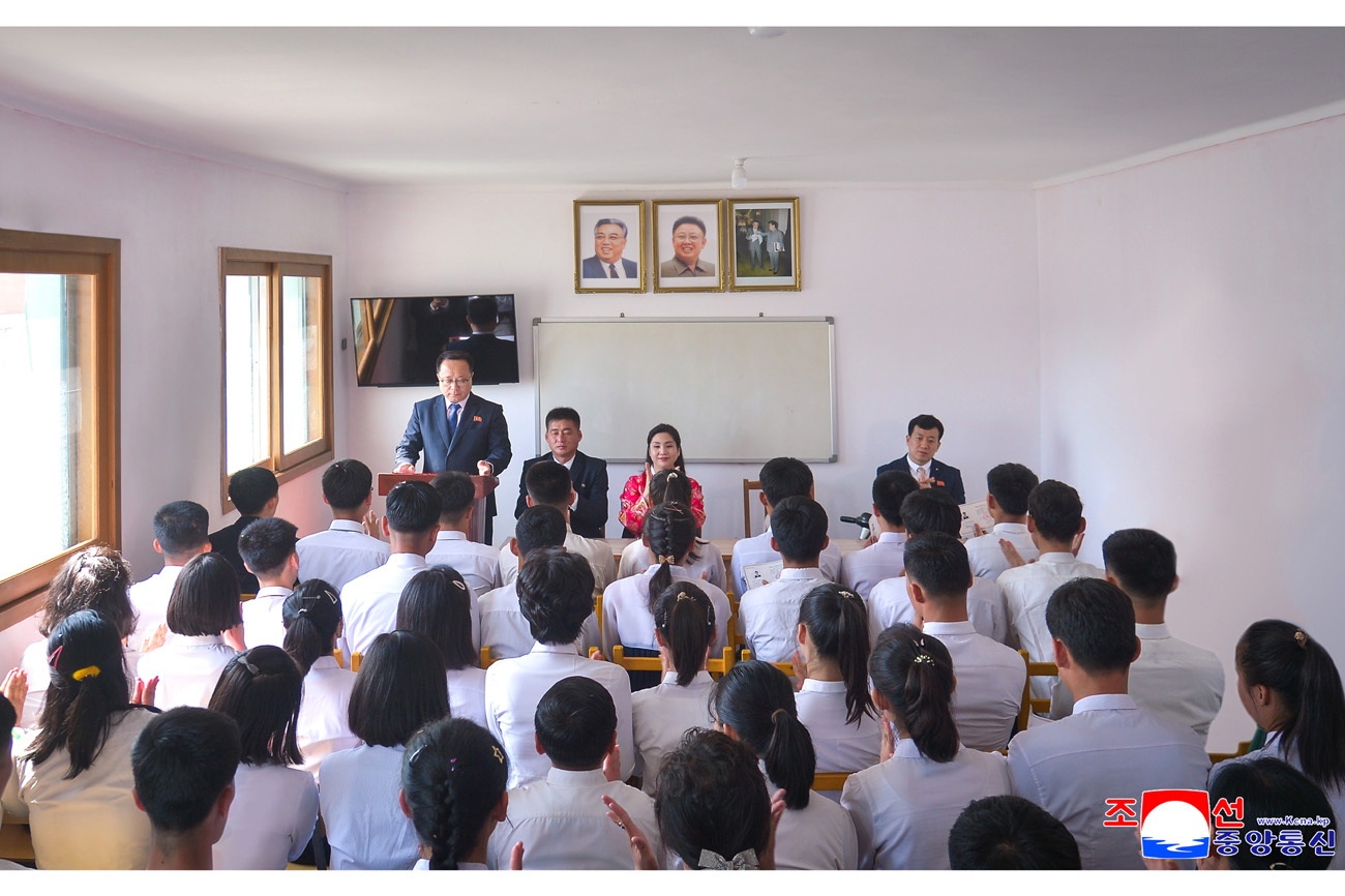Graduation ceremony and opening ceremony of school year held at vocational school for the disabled