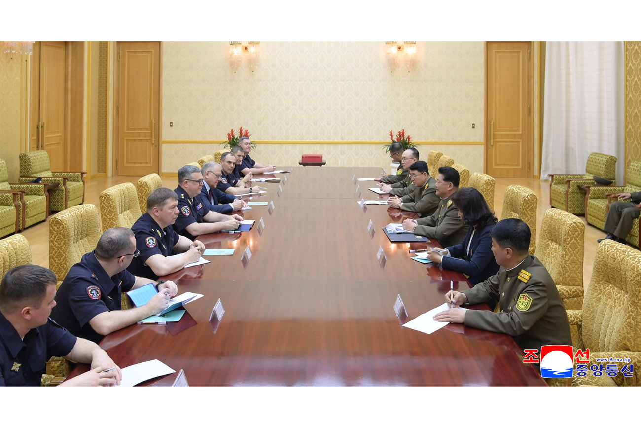 Minister of Public Security of DPRK meets with delegation of Ministry of Internal Affairs of Russia