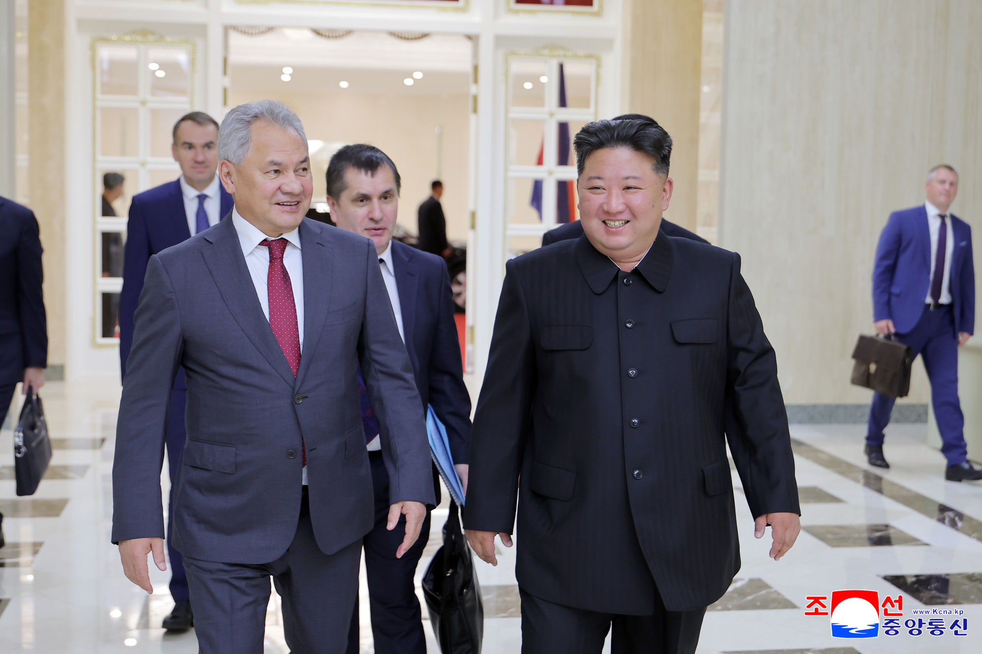 التقى القائد المحترم الرفيق كيم جونغ وون بالرفيق سيرغي شويغو، الأمين العام لمجلس الأمن للاتحاد الروسي 