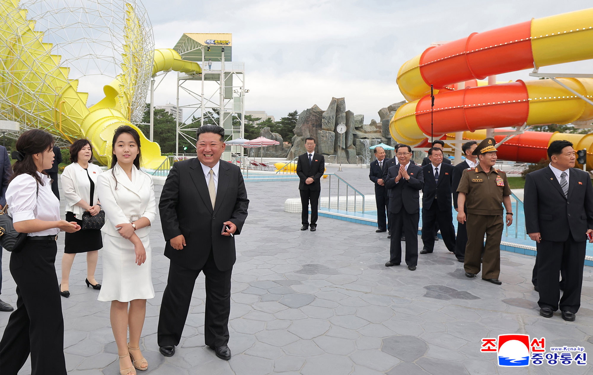 Tourist attraction on east coast--new scenic beauty of socialist cultural efflorescenceInaugural ceremony of Wonsan Kalma Coastal Tourist Area held with splendour