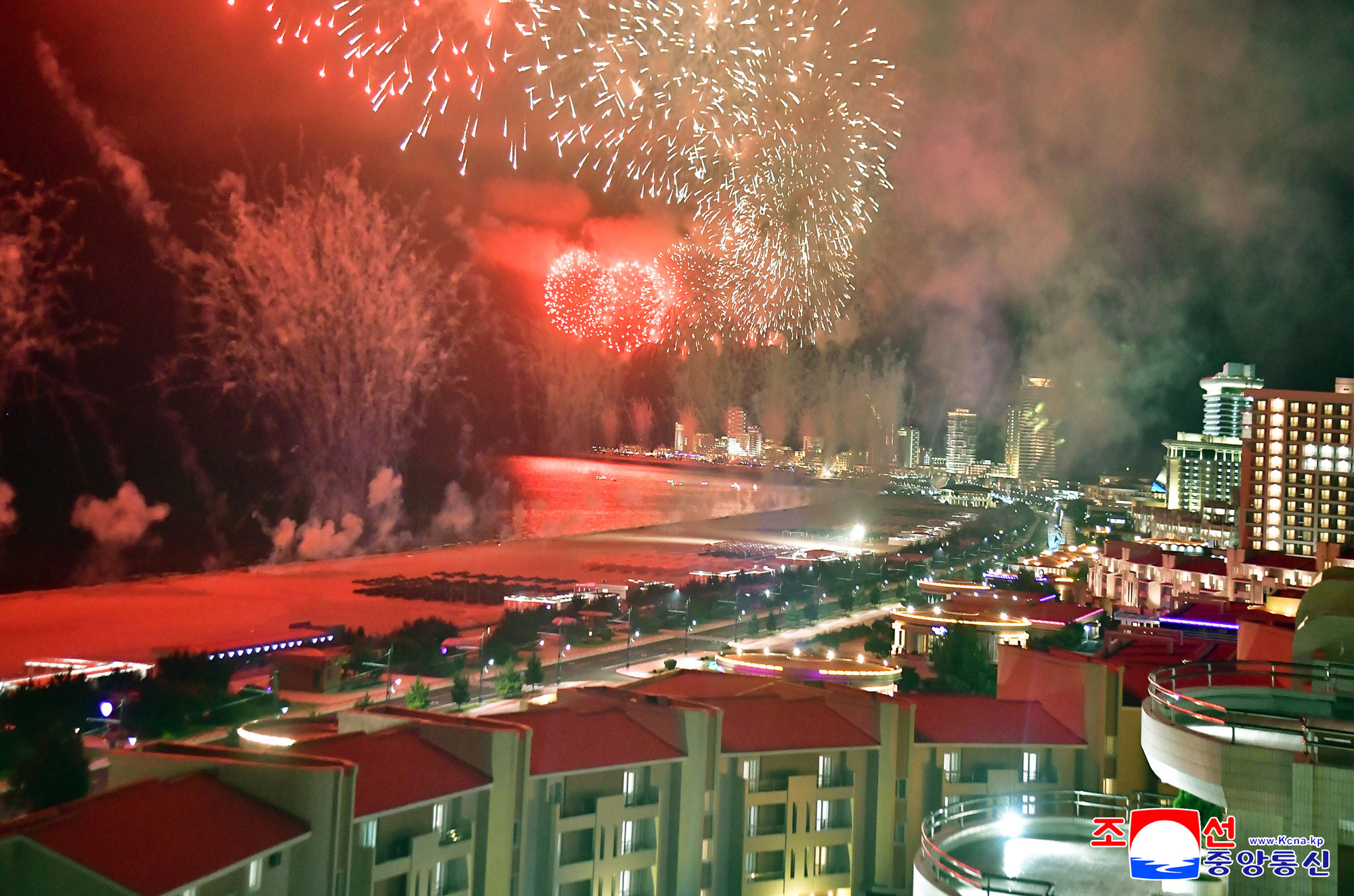 Tourist attraction on east coast--new scenic beauty of socialist cultural efflorescenceInaugural ceremony of Wonsan Kalma Coastal Tourist Area held with splendour