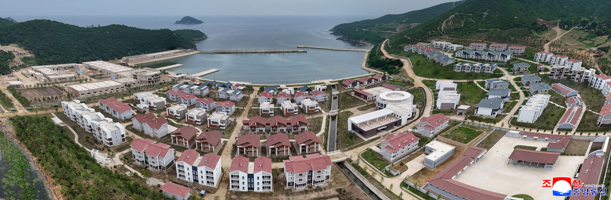 Respected Comrade Kim Jong Un visits construction site of Ragwon County Offshore Farm