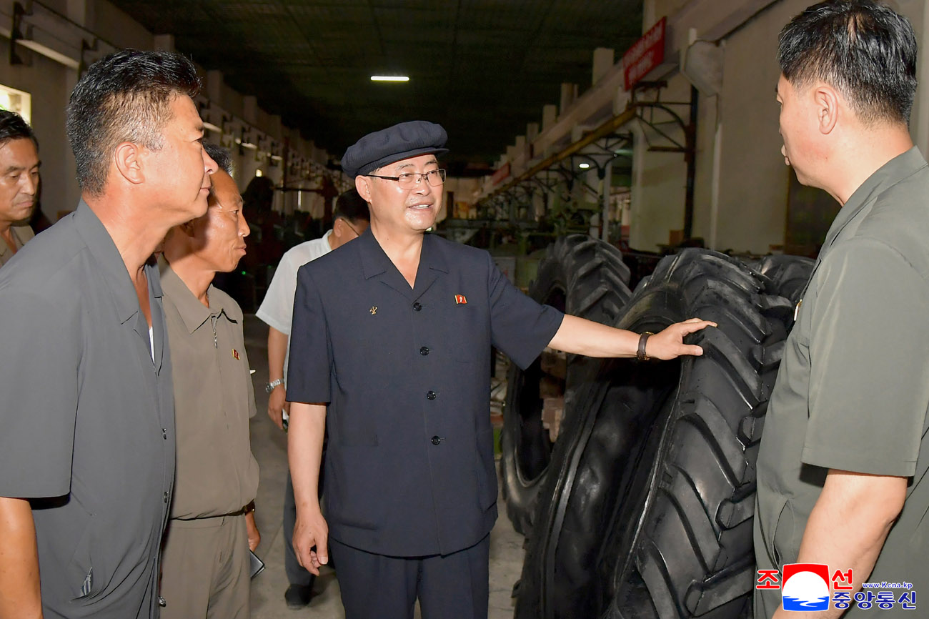 DPRK Premier makes field survey of different units