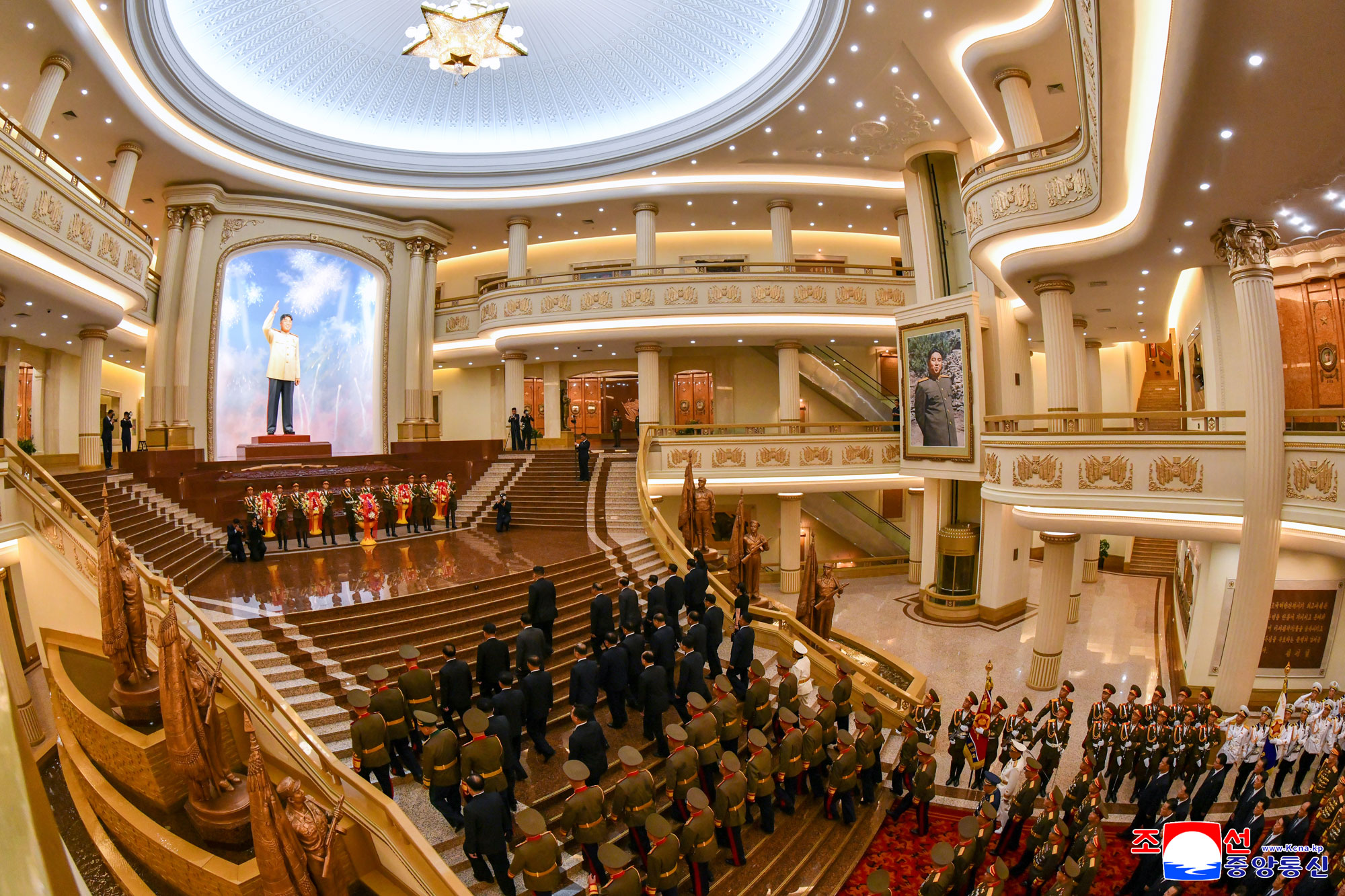 Уважаемый товарищ Ким Чен Ын посетил Музей Победы в Отечественной освободительной войне по случаю Дня Победы