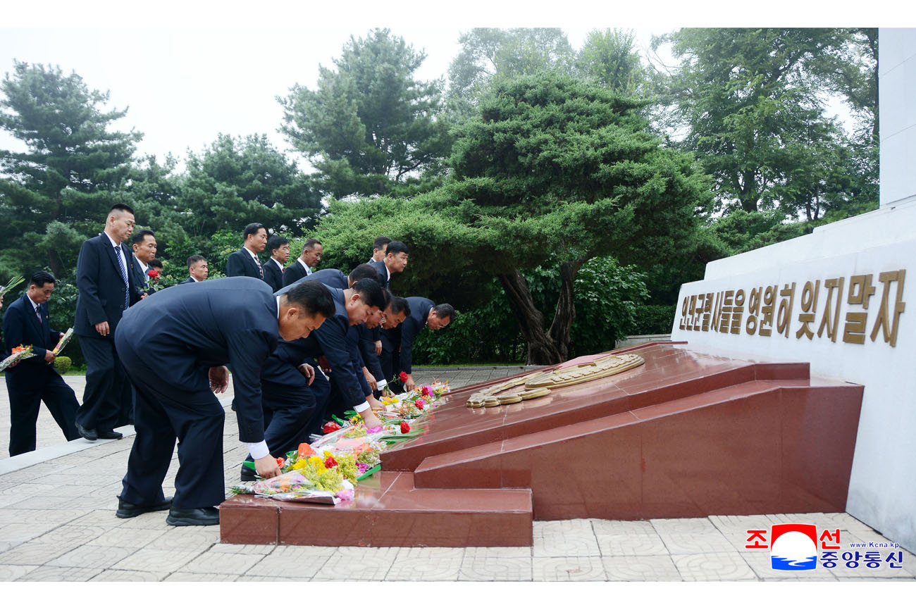 Floral tribute paid to martyrs