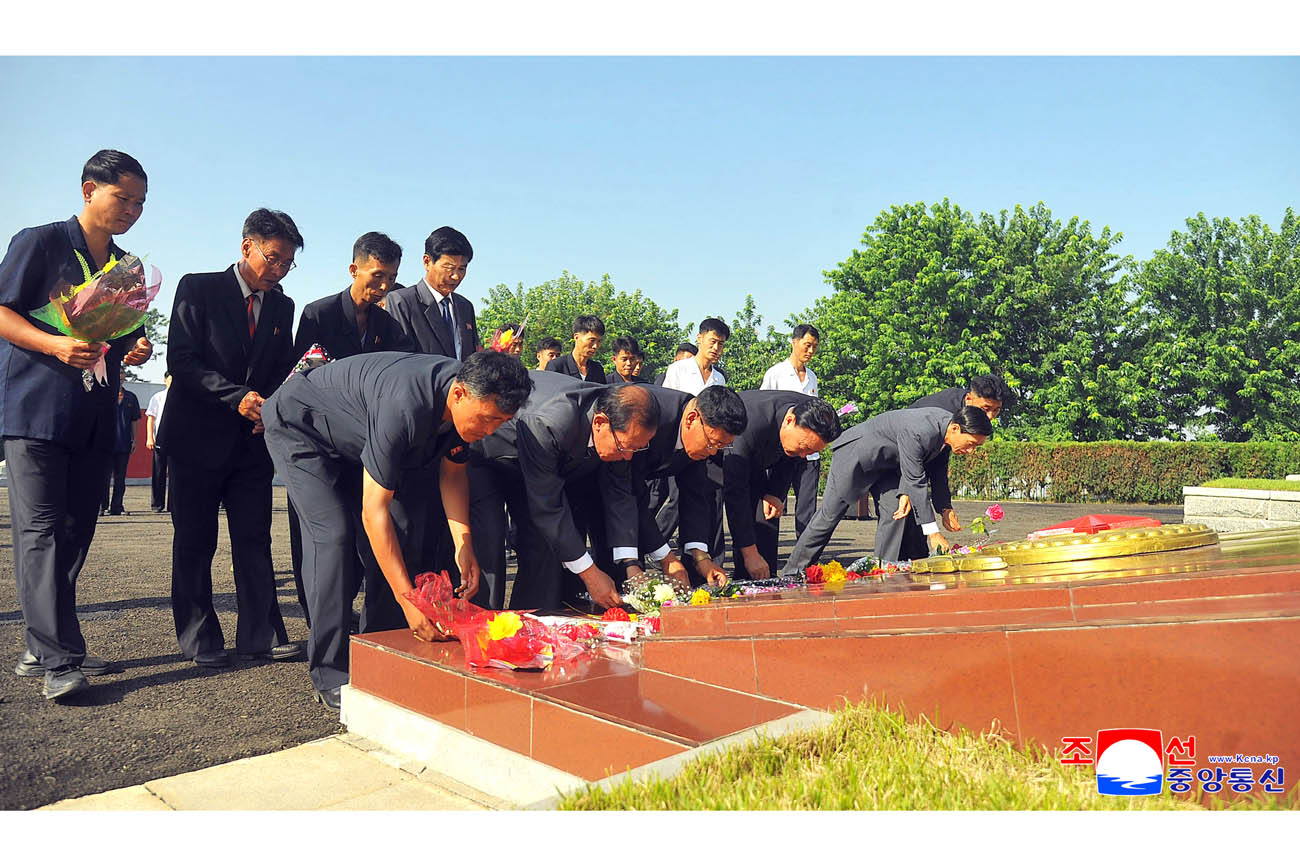Floral tribute paid to martyrs