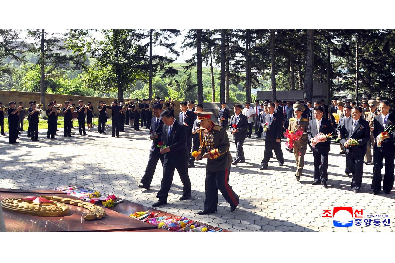 Floral tribute paid to martyrs
