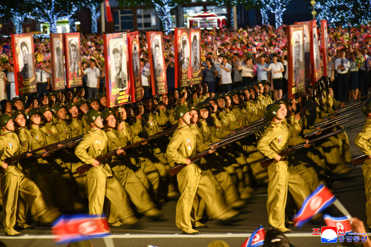 March ceremony of columns of wartime symbolic units held