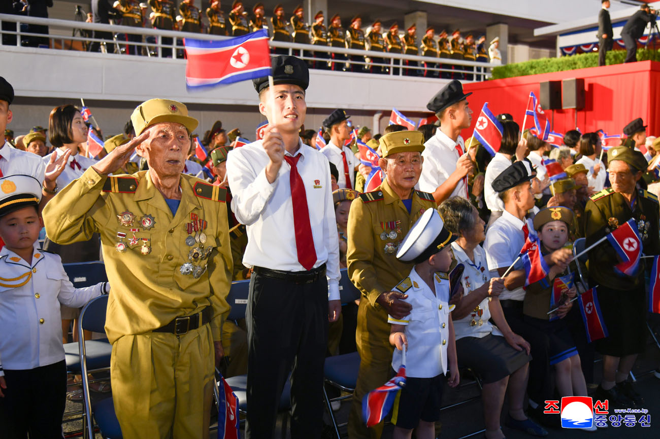 March ceremony of columns of wartime symbolic units held