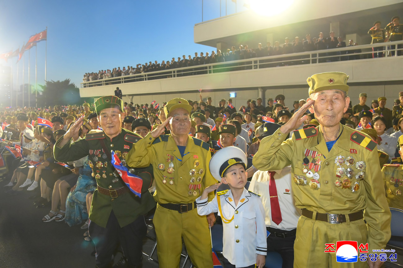 March ceremony of columns of wartime symbolic units held