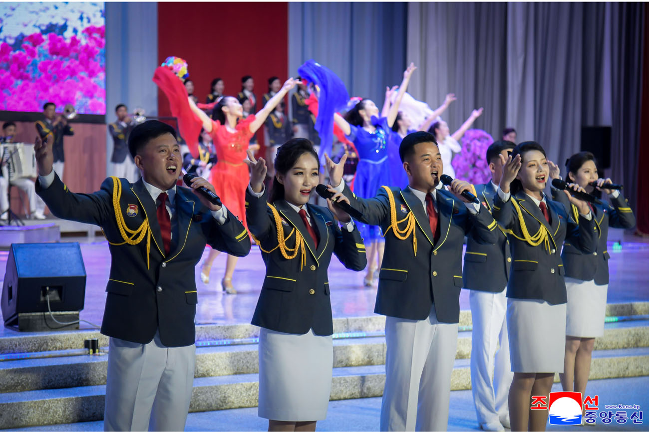 Performance given by Art Squad of CC of SPYL