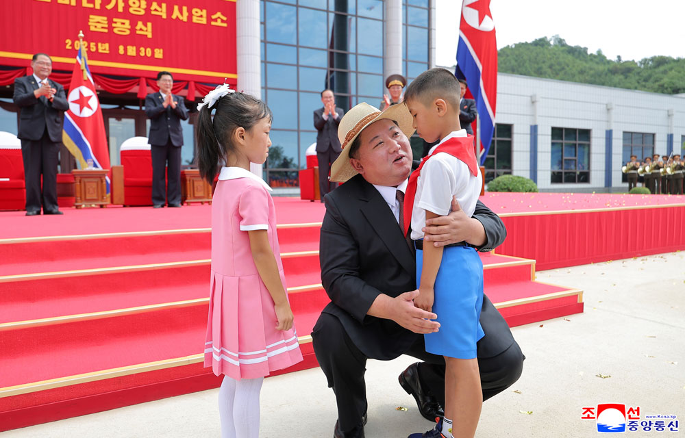 지방진흥의 새시대와 더불어 동해기슭에 펼쳐진 또 하나의 눈부신 선경
락원군바다가양식사업소 준공식 성대히 진행