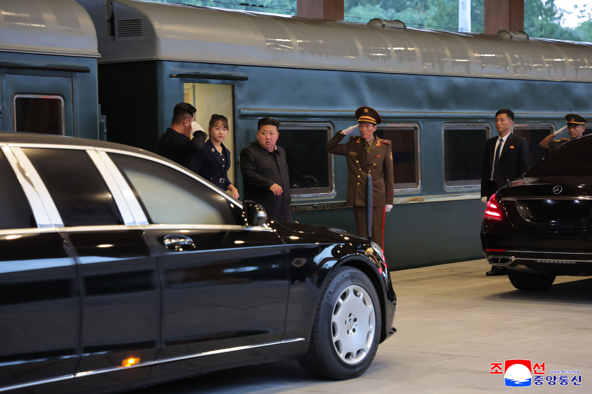 Respected Comrade Kim Jong Un returns to Pyongyang after winding up his visit to China