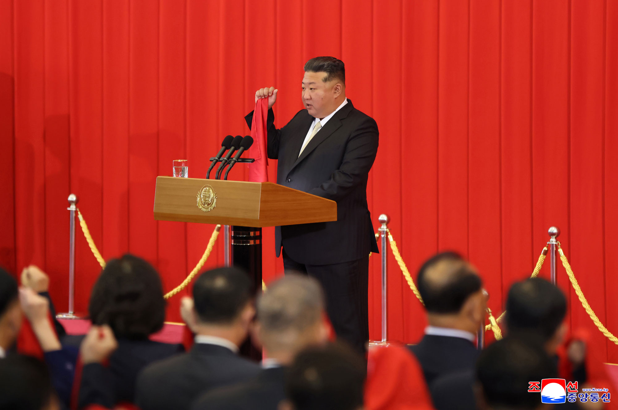 National flag-raising and national oath-taking ceremony takes place to mark 77th founding anniversary of DPRK