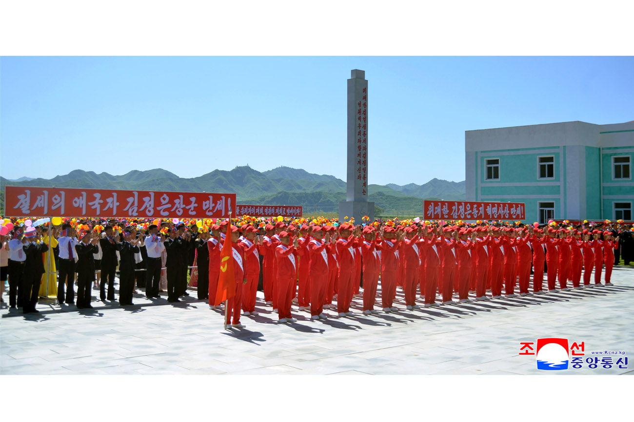 경애하는 김정은동지께 삼가 올리는 충성의 편지를 채택하는 각 도군중대회 진행, 편지이어달리기대렬들 평양을 향해 출발