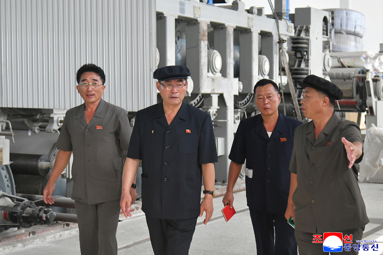 DPRK Premier makes field survey of different fields