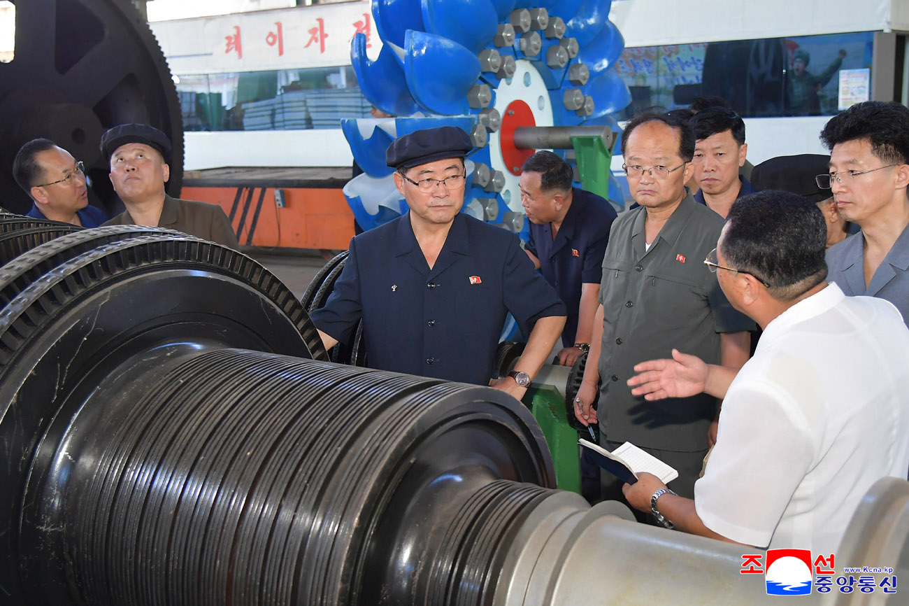 DPRK Premier makes field survey of different fields