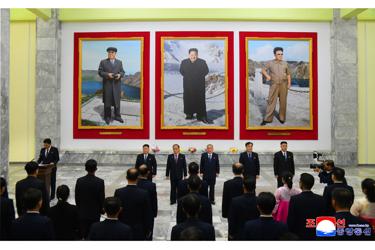 조선로동당창건 80돐경축 국가도서전람회 개막