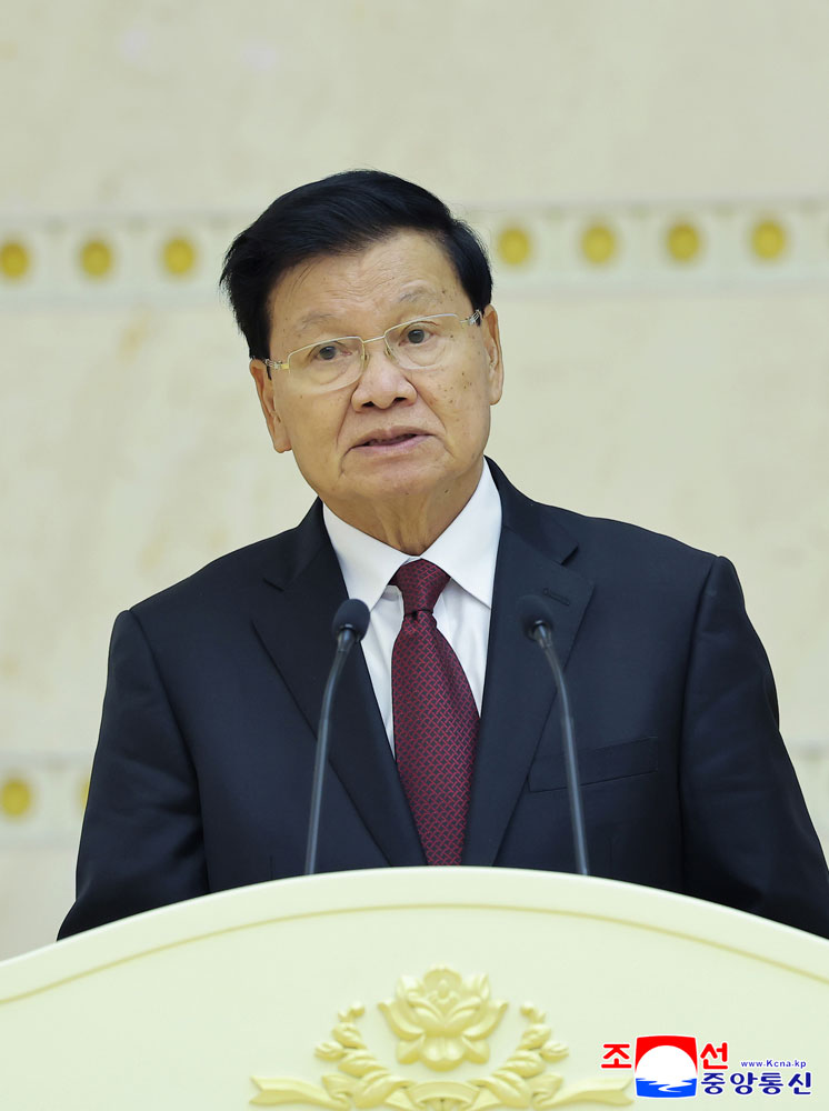 敬爱的金正恩同志同老挝人民革命党中央委员会总书记、老挝人民民主共和国主席通伦同志会谈