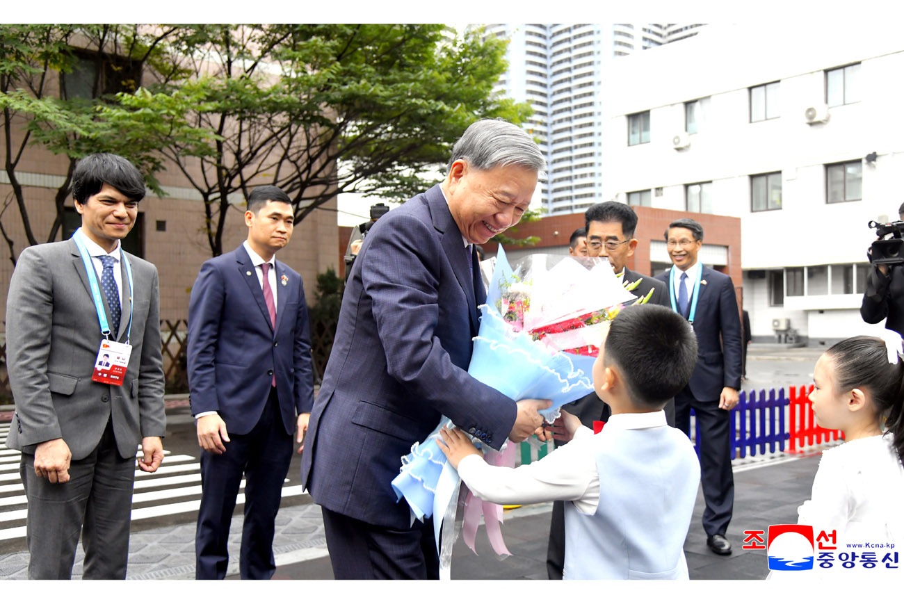 General Secretary of CC, Communist Party of Viet Nam visits Mangyongdae