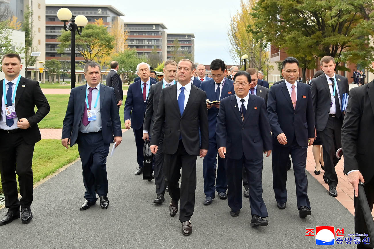 President of United Russia Party tours different places