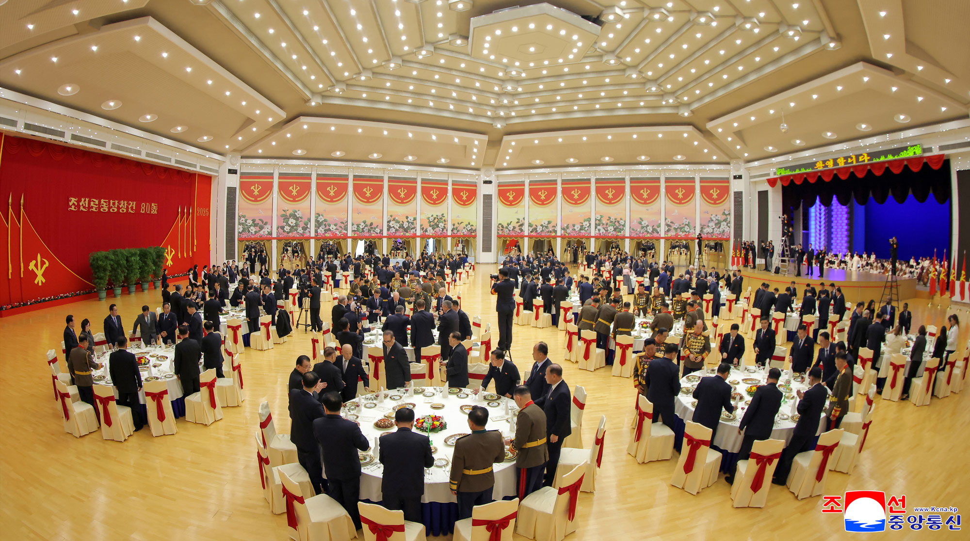 庆祝朝鲜劳动党成立８０周年国宴举行