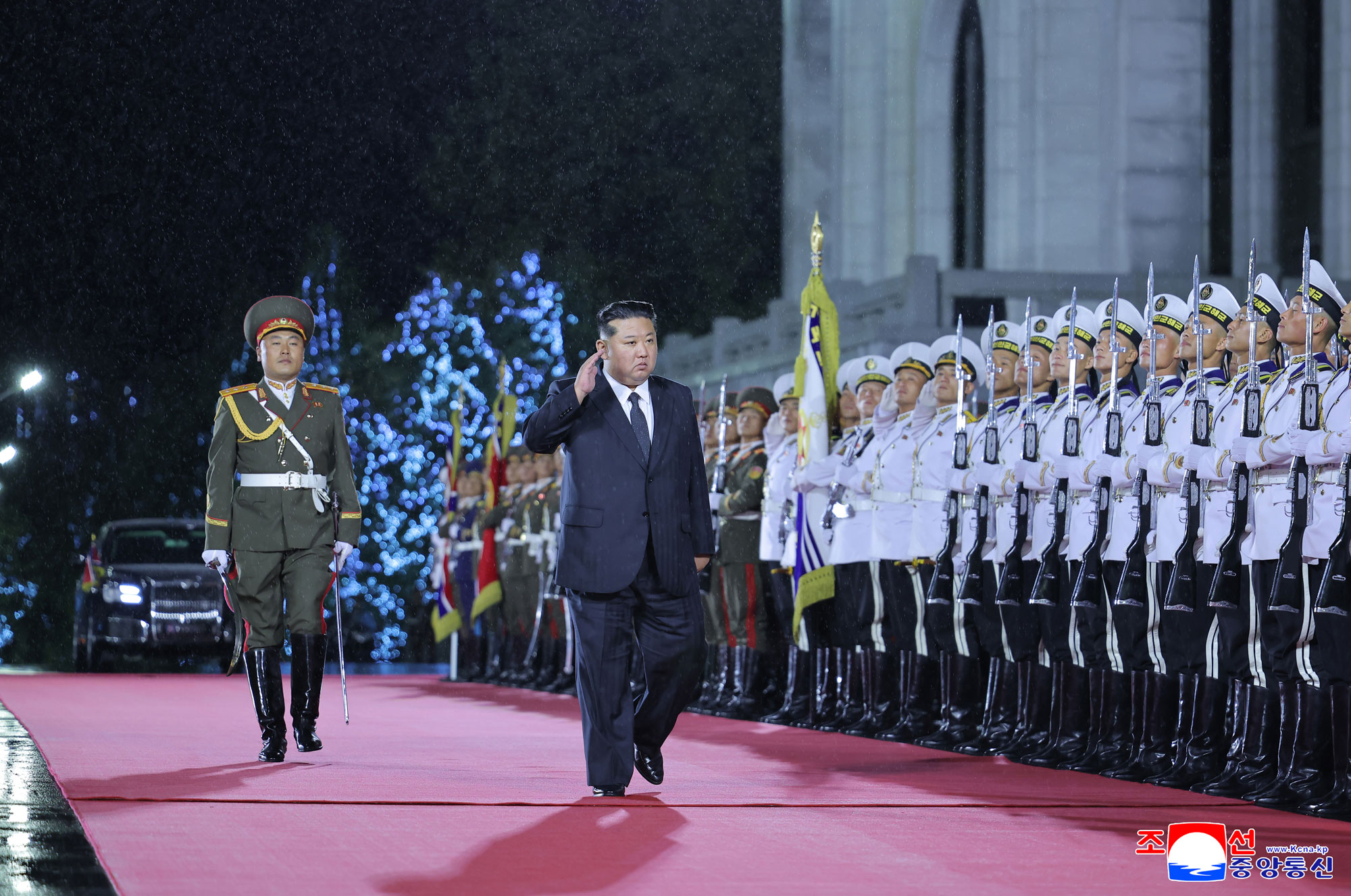 Military parade marks 80th founding anniversary of WPK