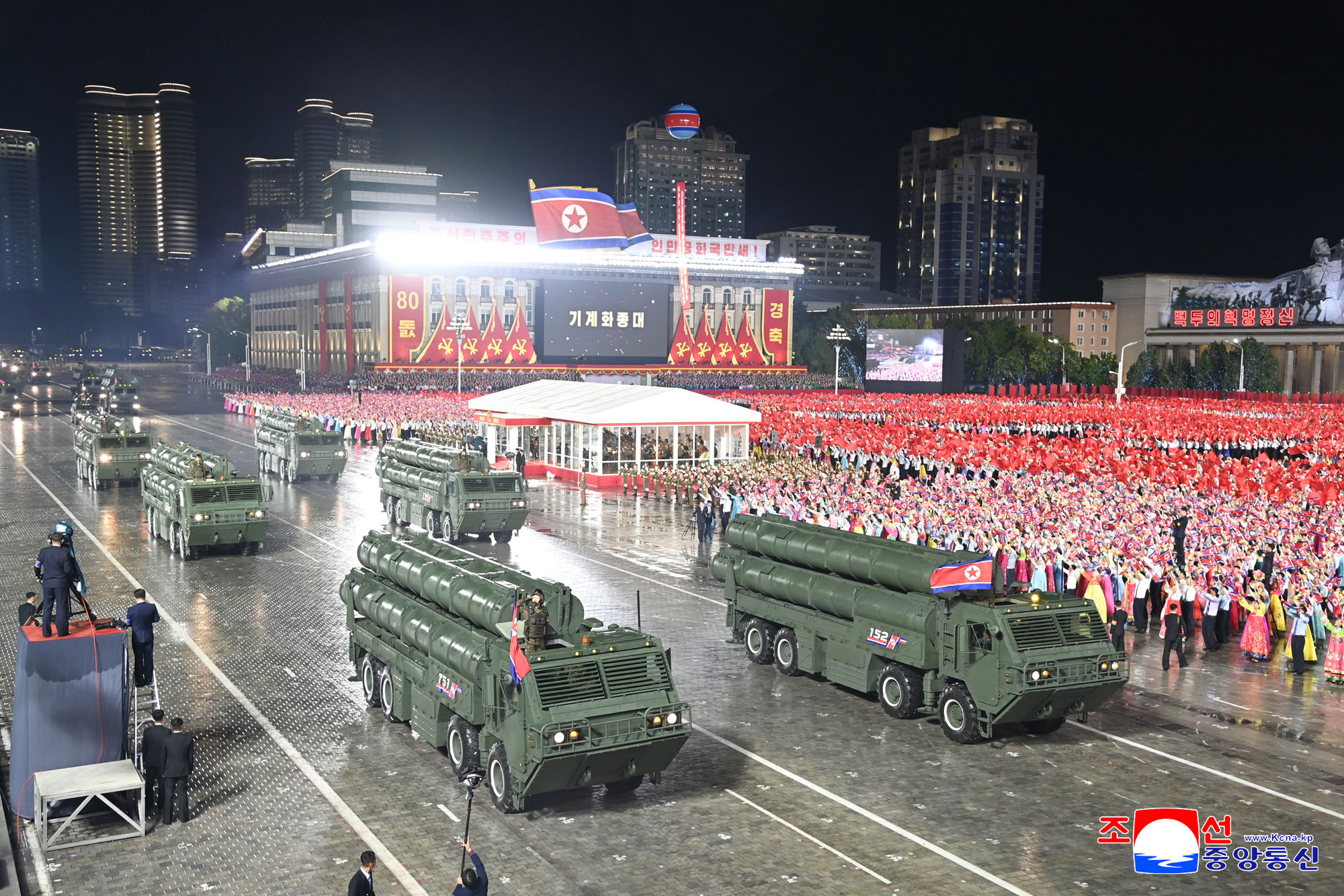 Military parade marks 80th founding anniversary of WPK