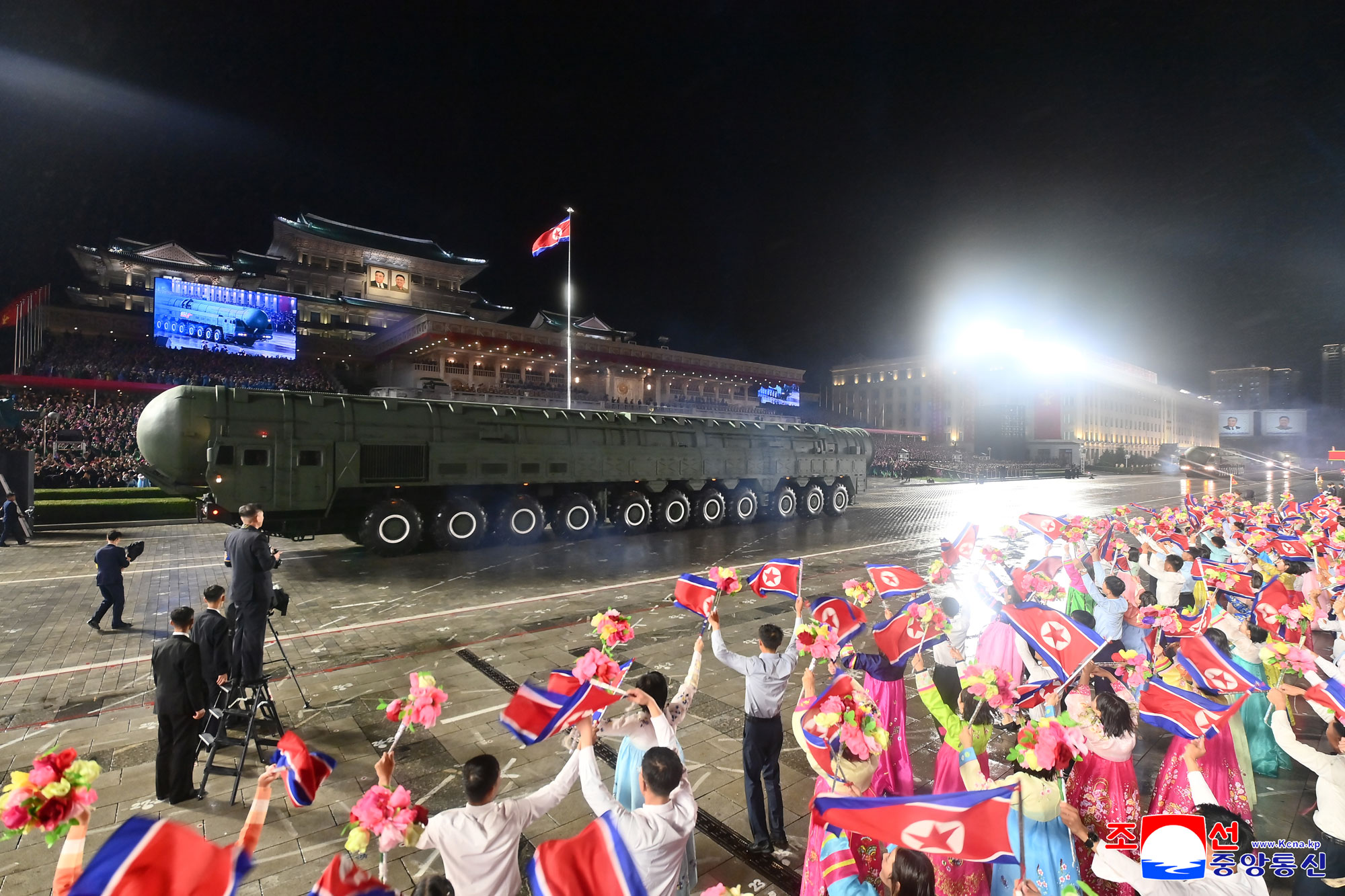 Military parade marks 80th founding anniversary of WPK