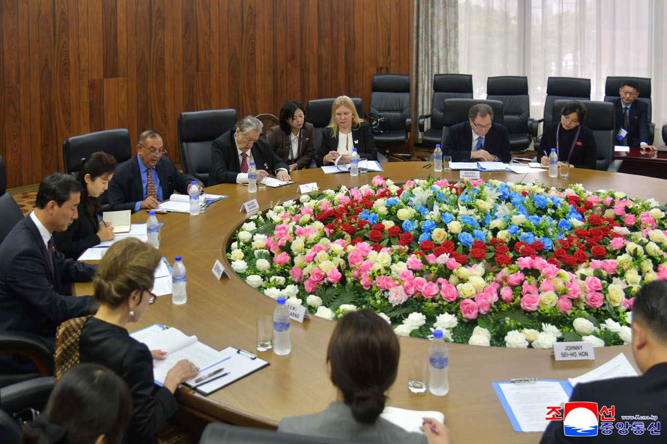 Efectuadas reuniones de consejos internacionales que llevan nombres de grandes hombres