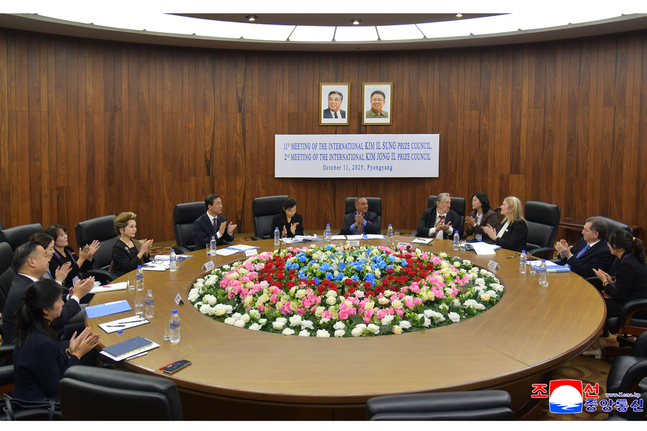 Efectuadas reuniones de consejos internacionales que llevan nombres de grandes hombres